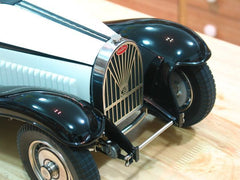 Bugatti Radiator Cap - B016